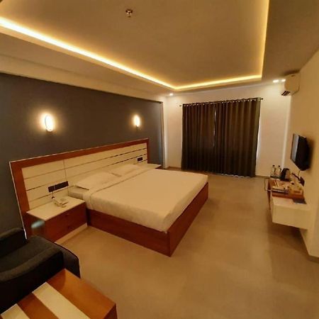Ashirvad Lawns Hotel & Convention Centre Calecute Exterior foto