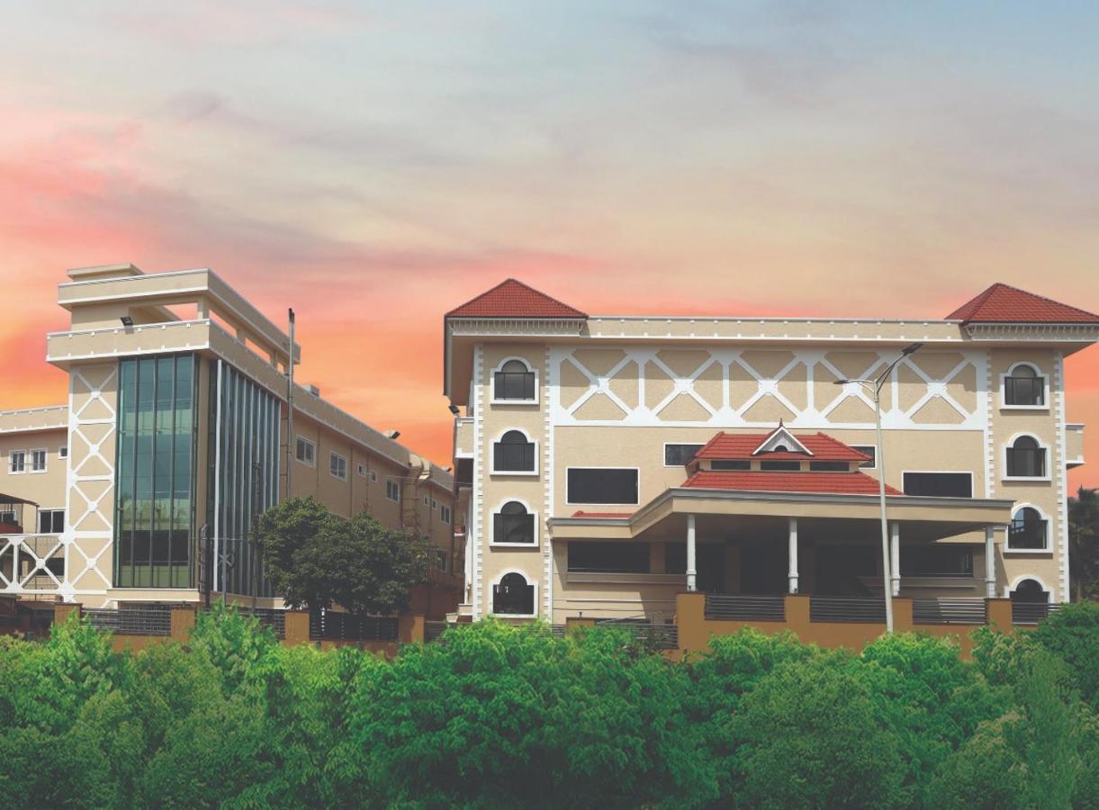 Ashirvad Lawns Hotel & Convention Centre Calecute Exterior foto